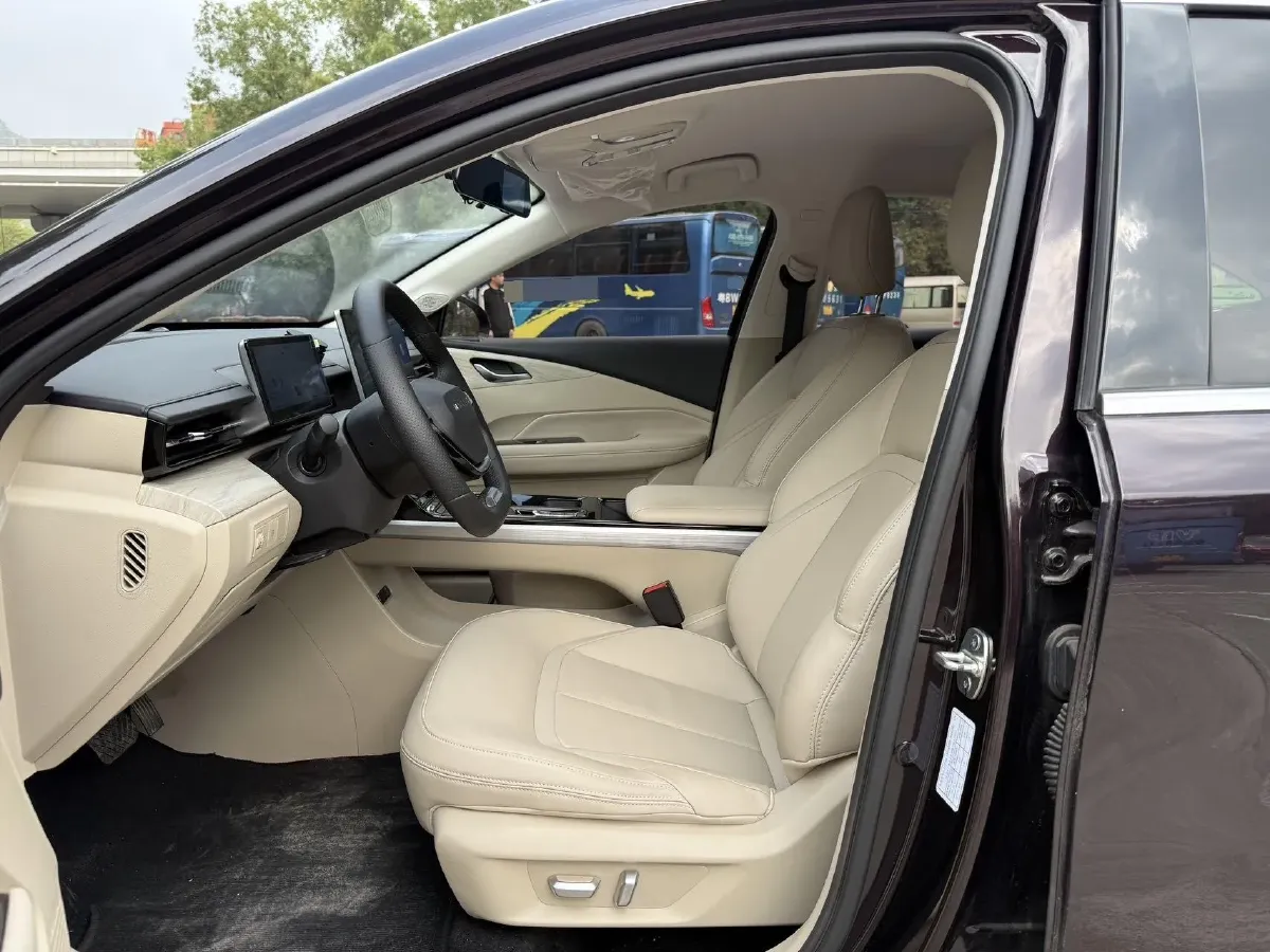 2023 WuLing XingGuang 1.5L 106HP L4 E-CVT PHEV 20.5KWH,autocango,china used car exporter,china ev exporter,chinese used car exporter,chinese used ev exporter