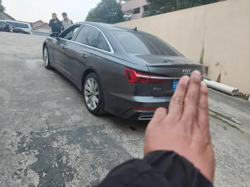 2020 Audi A6L 2.0T 224HP L4 7DCT,autocango,china used car exporter,china ev exporter,chinese used car exporter,chinese used ev exporter