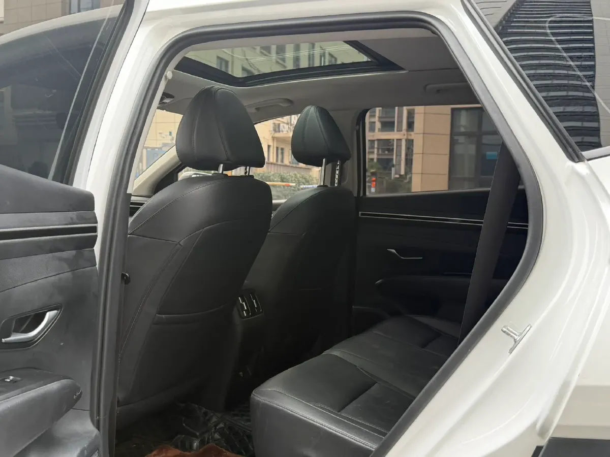 2021 Hyundai Tucson 1.5T 200HP L4 7DCT,autocango,china used car exporter,china ev exporter,chinese used car exporter,chinese used ev exporter