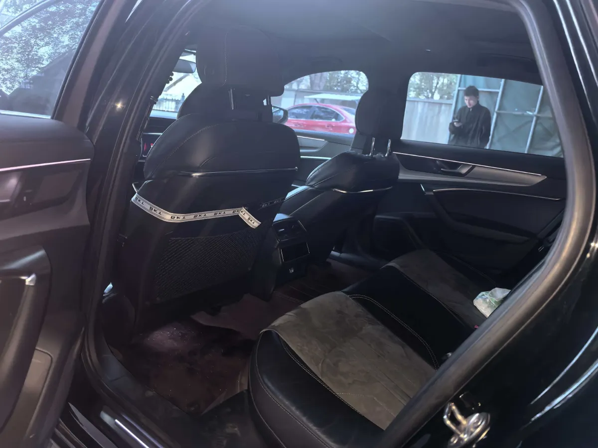 2021 Audi A6L 2.0T 224HP L4 7DCT,autocango,china used car exporter,china ev exporter,chinese used car exporter,chinese used ev exporter