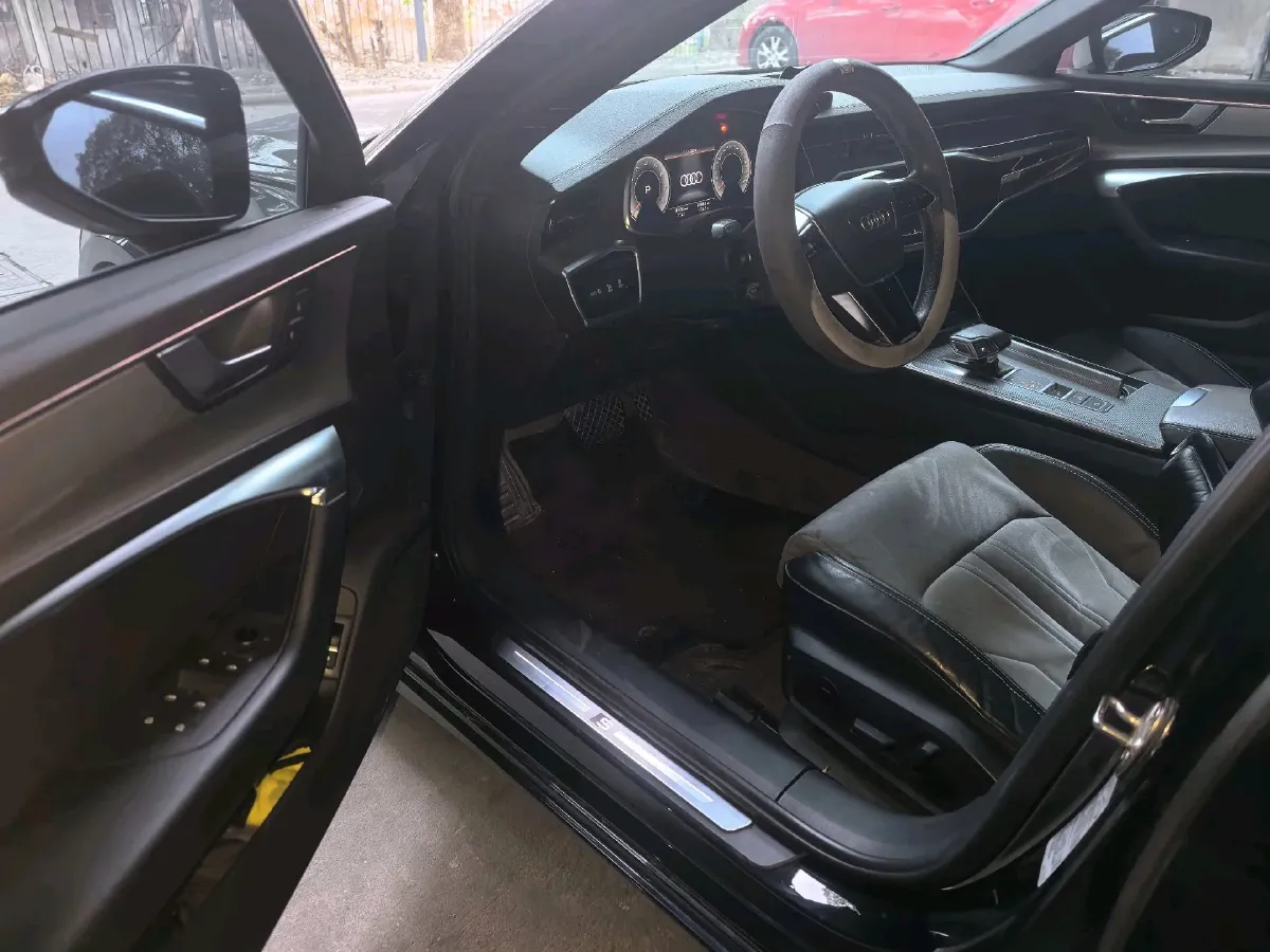 2021 Audi A6L 2.0T 224HP L4 7DCT,autocango,china used car exporter,china ev exporter,chinese used car exporter,chinese used ev exporter