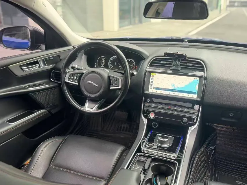 2019 Land Rover Discovery Sport 2.0T 200HP L4 9AT,autocango,china used car exporter,china ev exporter,chinese used car exporter,chinese used ev exporter