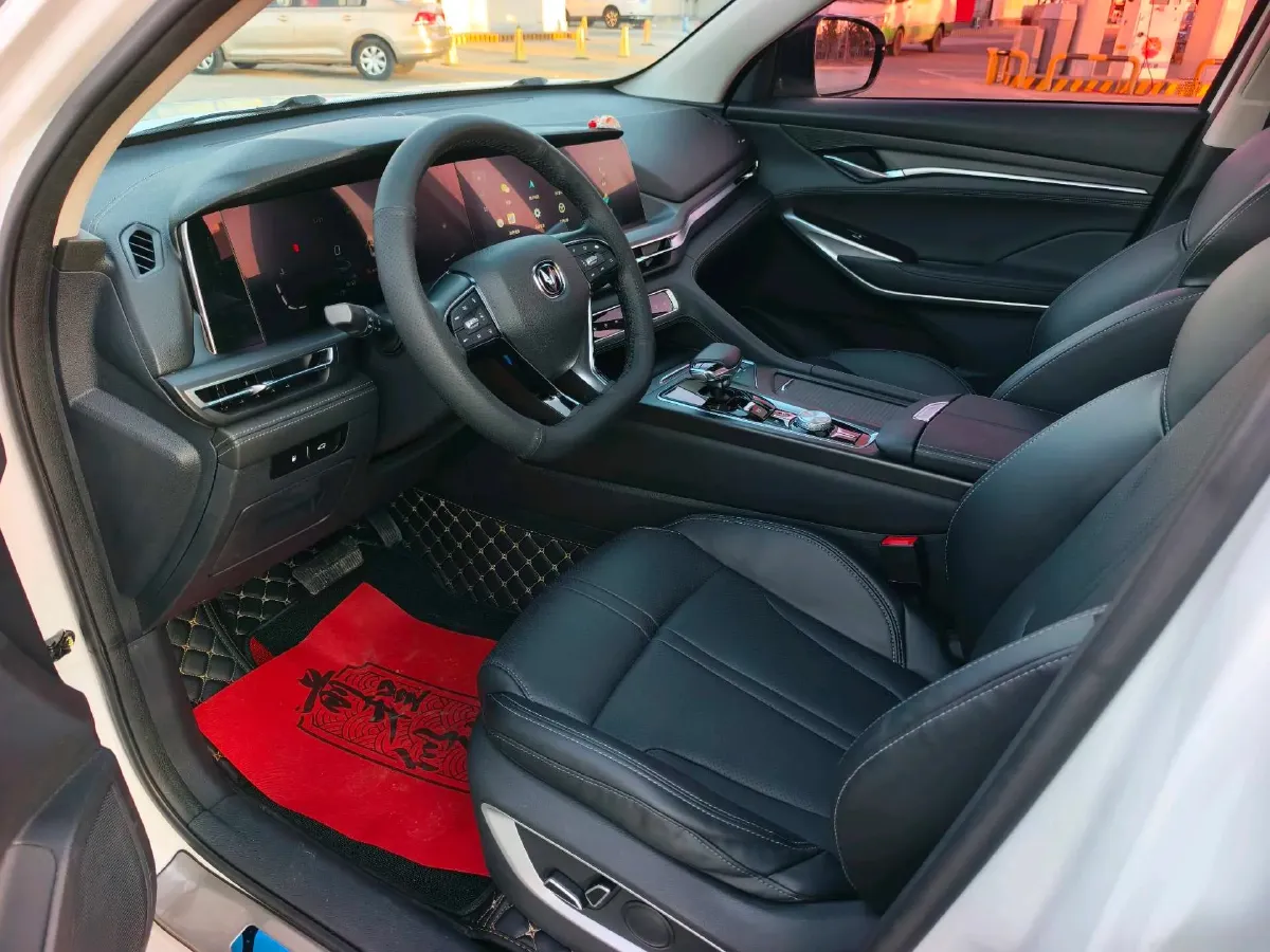 2022 ChangAn CS75 Plus 2.0T 233HP L4 8AT,autocango,china used car exporter,china ev exporter,chinese used car exporter,chinese used ev exporter