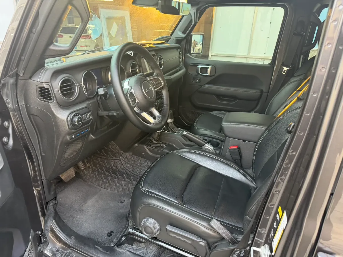 2021 Jeep Wrangler 2.0T 266HP L4 8AT PHEV 17KWH,autocango,china used car exporter,china ev exporter,chinese used car exporter,chinese used ev exporter