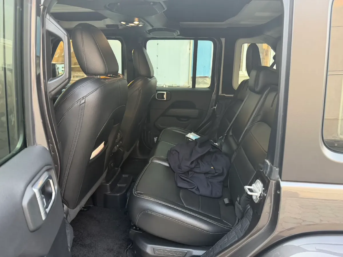 2021 Jeep Wrangler 2.0T 266HP L4 8AT PHEV 17KWH,autocango,china used car exporter,china ev exporter,chinese used car exporter,chinese used ev exporter