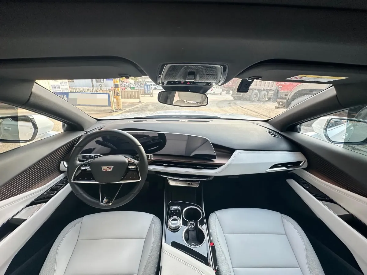 2023 Cadillac GT4 1.5T 211HP L4 9AT,autocango,china used car exporter,china ev exporter,chinese used car exporter,chinese used ev exporter