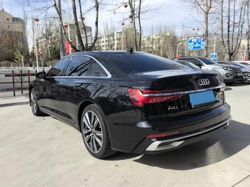 2024 Audi A6L 2.0T 245HP L4 7DCT,autocango,china used car exporter,china ev exporter,chinese used car exporter,chinese used ev exporter