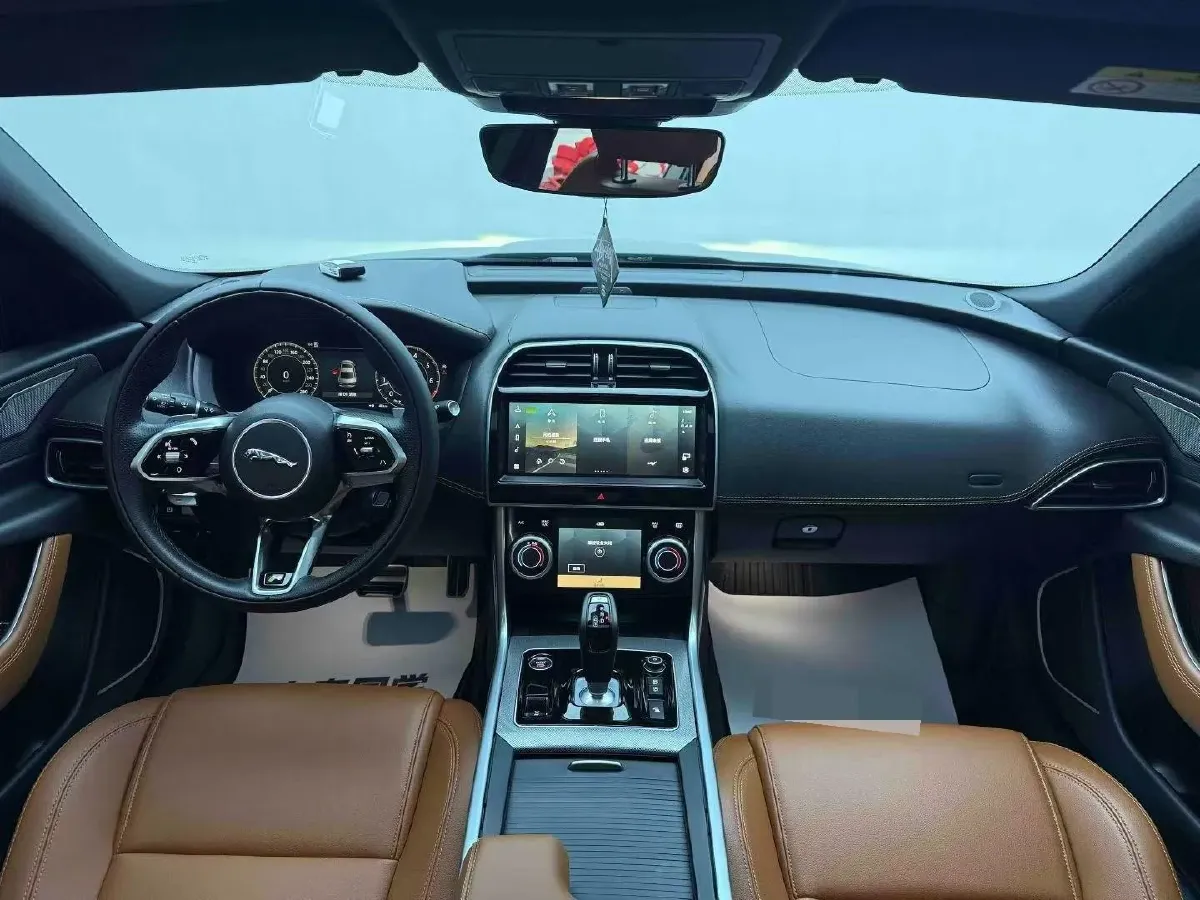 2025 Jaguar XEL 2.0T 250HP L4 8AT,autocango,china used car exporter,china ev exporter,chinese used car exporter,chinese used ev exporter