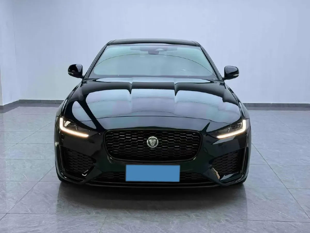 2025 Jaguar XEL 2.0T 250HP L4 8AT,autocango,china used car exporter,china ev exporter,chinese used car exporter,chinese used ev exporter