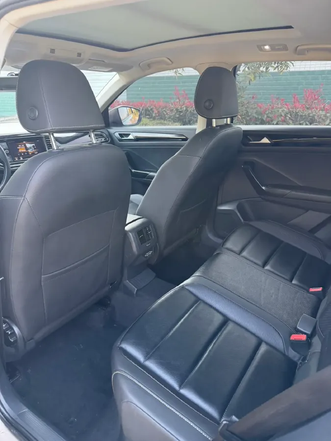 2020 Volkswagen T-Roc 1.4T 150HP L4 7DCT,autocango,china used car exporter,china ev exporter,chinese used car exporter,chinese used ev exporter