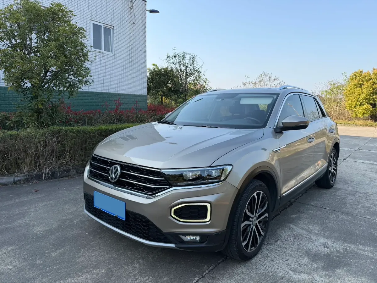 2020 Volkswagen T-Roc 1.4T 150HP L4 7DCT,autocango,china used car exporter,china ev exporter,chinese used car exporter,chinese used ev exporter