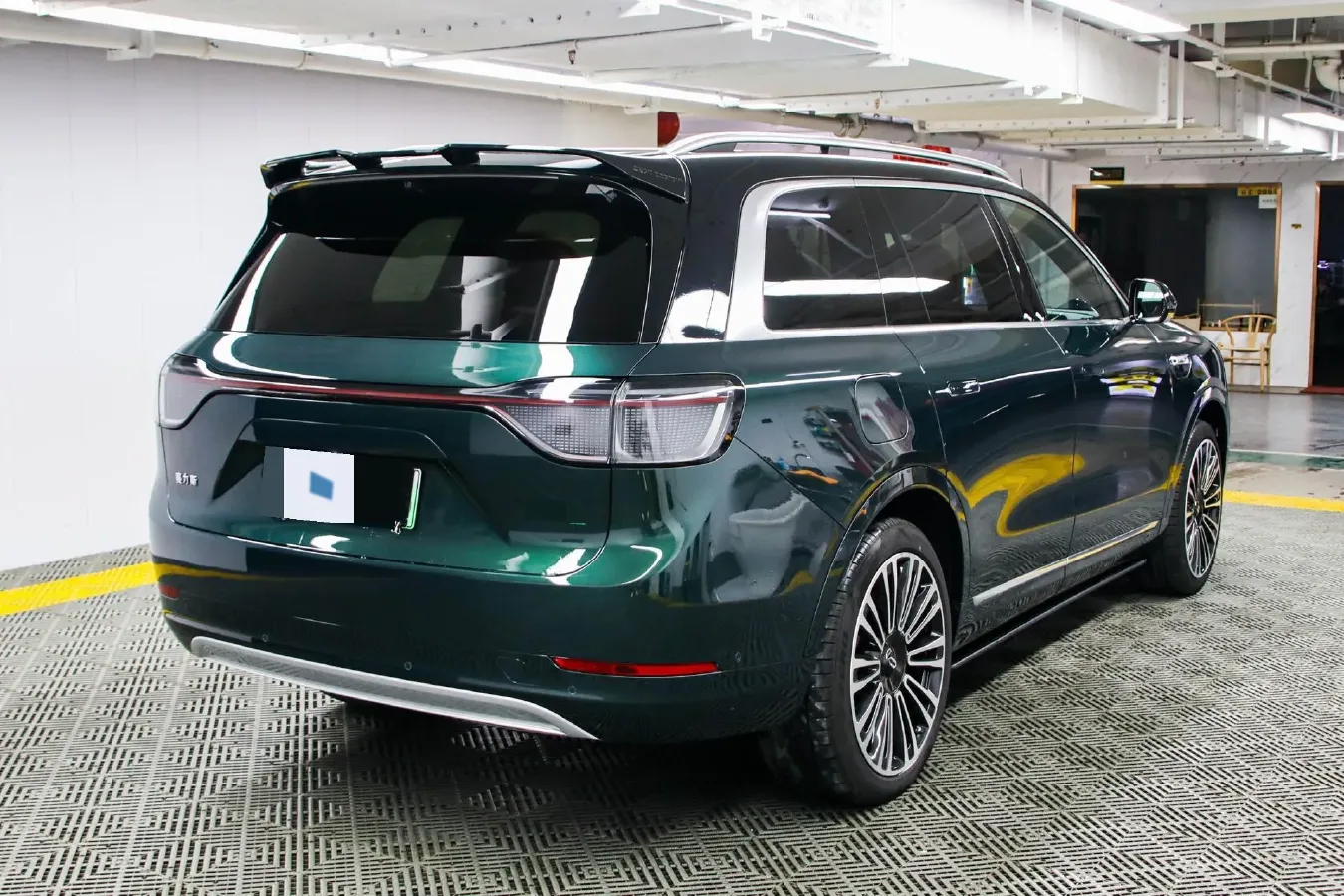 2024 AITO AITO M9 1.5T 152HP L4 REEV 42KWH,autocango,china used car exporter,china ev exporter,chinese used car exporter,chinese used ev exporter