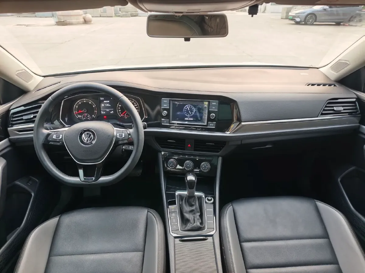 2019 Jeep Renegade 1.3T 173HP L4 7DCT,autocango,china used car exporter,china ev exporter,chinese used car exporter,chinese used ev exporter