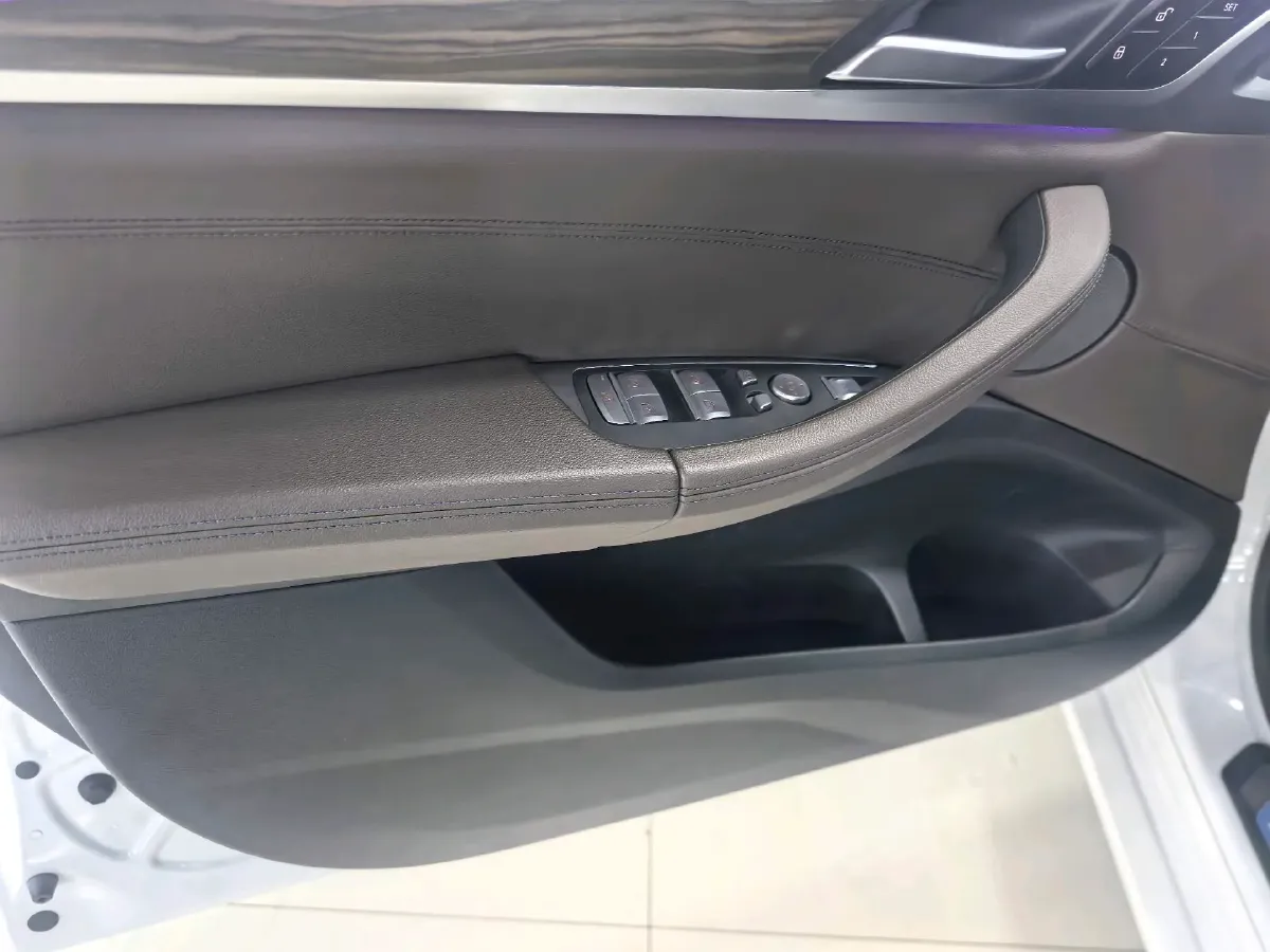 2021 BMW X3 2.0T 224HP L4 8AT,autocango,china used car exporter,china ev exporter,chinese used car exporter,chinese used ev exporter