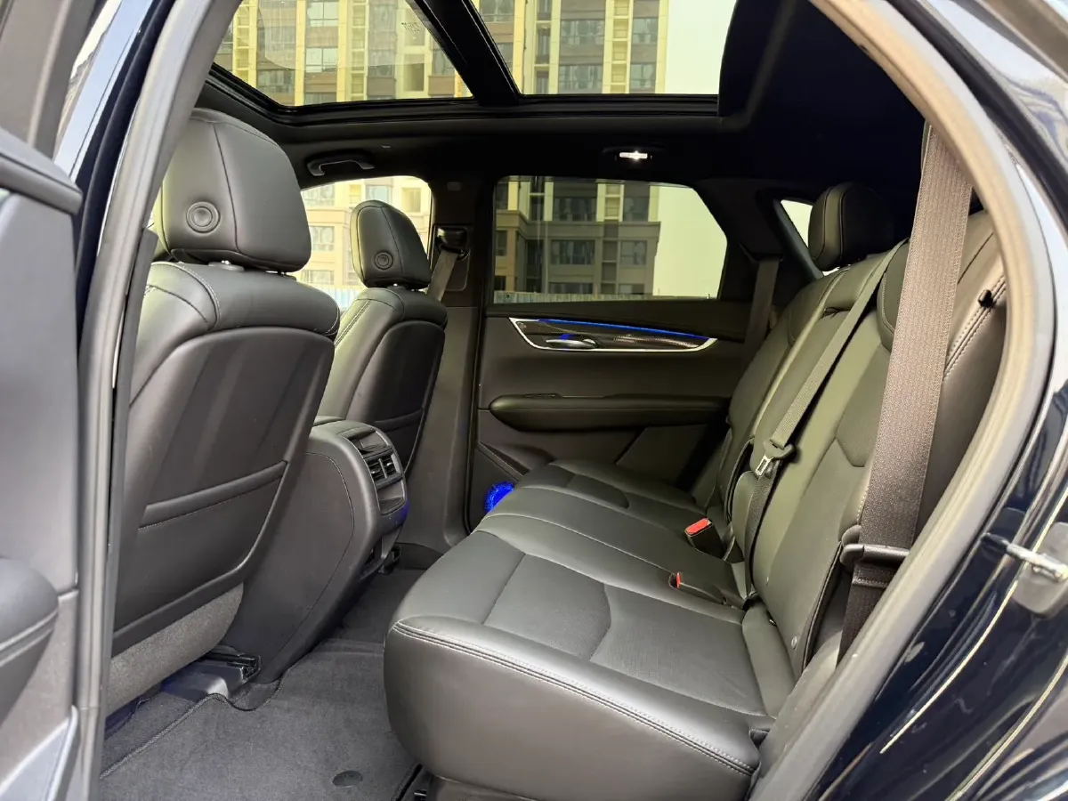 2022 Cadillac XT5 2.0T 237HP L4 9AT,autocango,china used car exporter,china ev exporter,chinese used car exporter,chinese used ev exporter