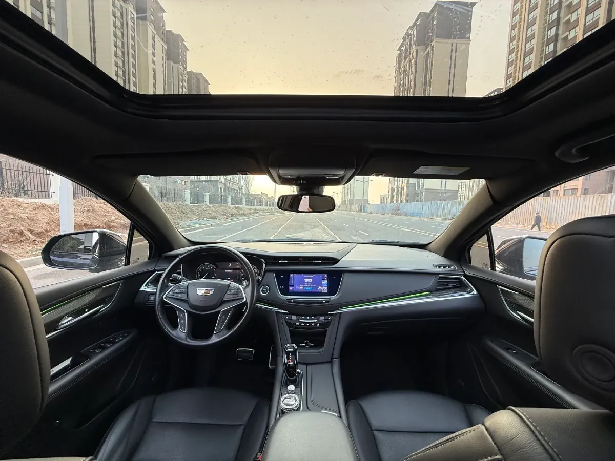 2022 Cadillac XT5 2.0T 237HP L4 9AT,autocango,china used car exporter,china ev exporter,chinese used car exporter,chinese used ev exporter