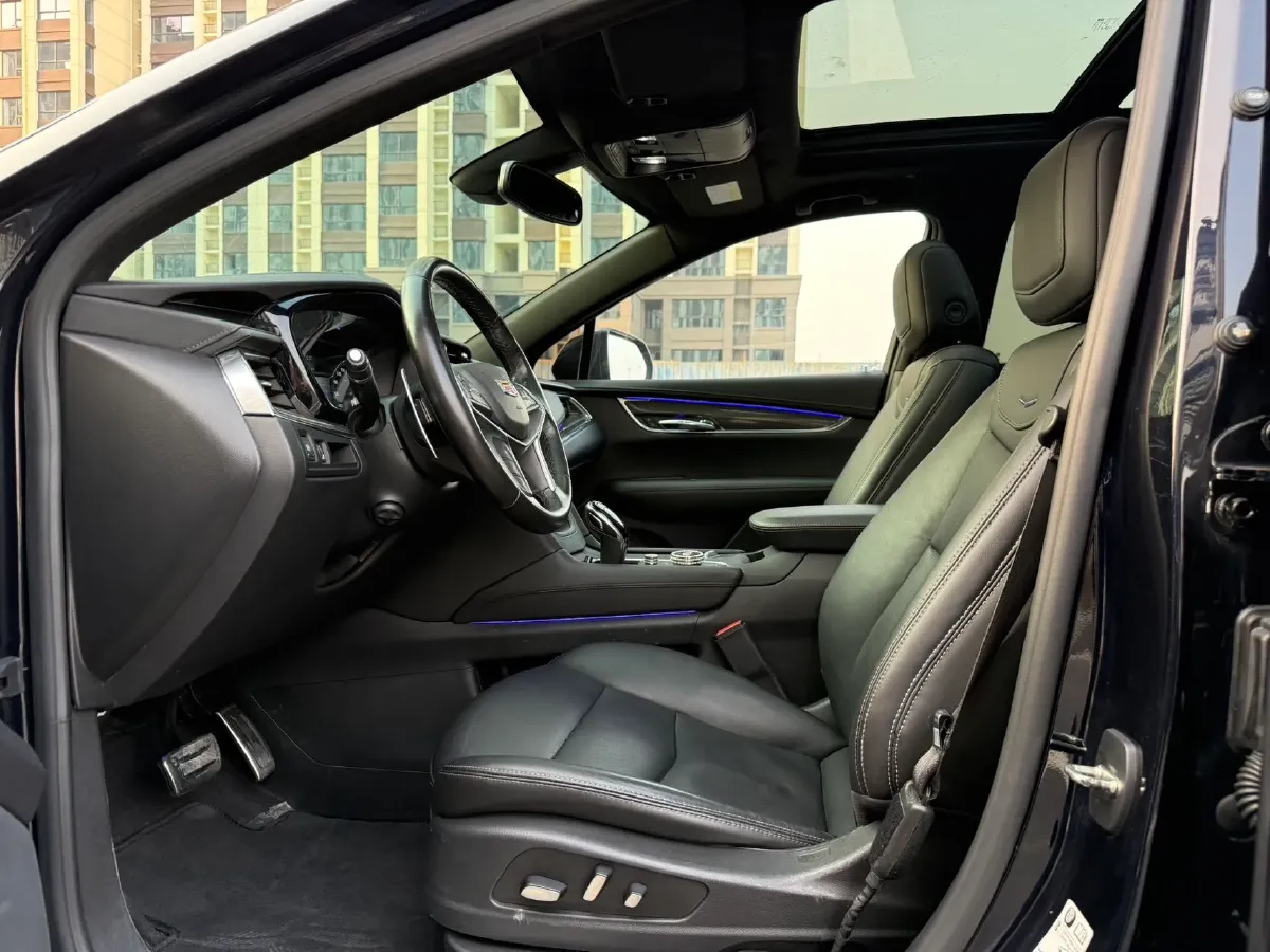 2022 Cadillac XT5 2.0T 237HP L4 9AT,autocango,china used car exporter,china ev exporter,chinese used car exporter,chinese used ev exporter