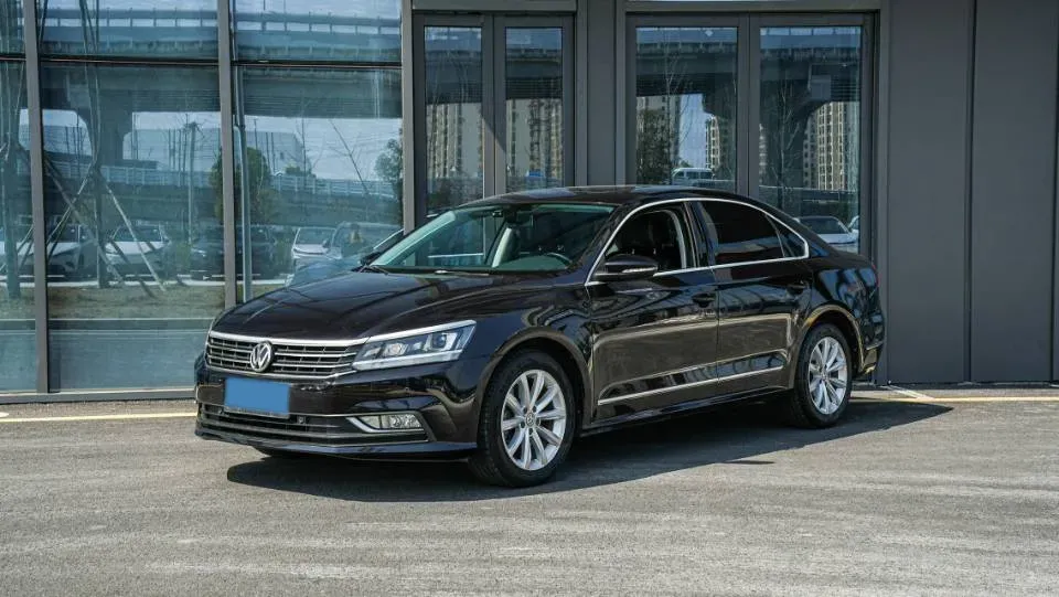 2017 Volkswagen Passat 1.8T 180HP L4 7DCT,autocango,china used car exporter,china ev exporter,chinese used car exporter,chinese used ev exporter