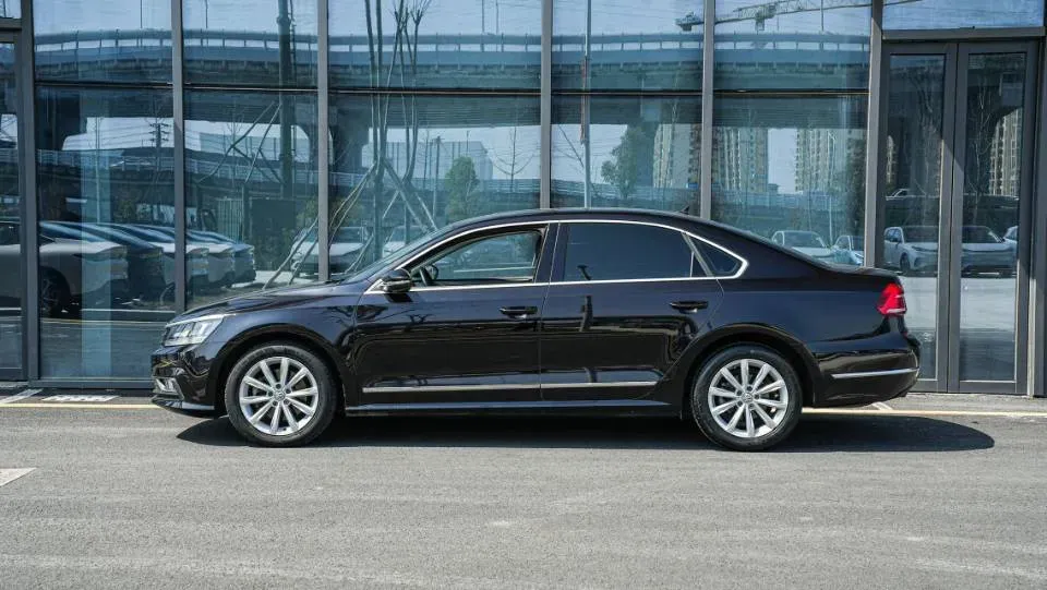 2017 Volkswagen Passat 1.8T 180HP L4 7DCT,autocango,china used car exporter,china ev exporter,chinese used car exporter,chinese used ev exporter