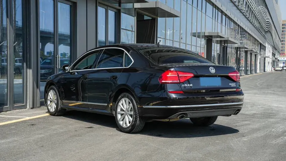 2017 Volkswagen Passat 1.8T 180HP L4 7DCT,autocango,china used car exporter,china ev exporter,chinese used car exporter,chinese used ev exporter