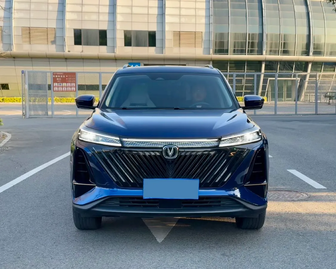 2022 ChangAn CS75 Plus 1.5T 188HP L4 8AT,autocango,china used car exporter,china ev exporter,chinese used car exporter,chinese used ev exporter