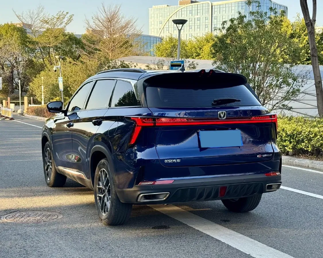 2022 ChangAn CS75 Plus 1.5T 188HP L4 8AT,autocango,china used car exporter,china ev exporter,chinese used car exporter,chinese used ev exporter