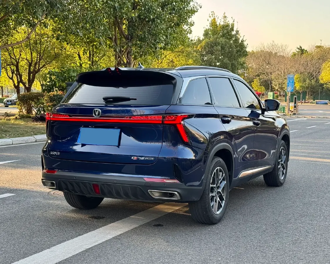 2022 ChangAn CS75 Plus 1.5T 188HP L4 8AT,autocango,china used car exporter,china ev exporter,chinese used car exporter,chinese used ev exporter