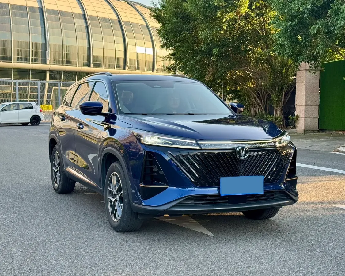 2022 ChangAn CS75 Plus 1.5T 188HP L4 8AT,autocango,china used car exporter,china ev exporter,chinese used car exporter,chinese used ev exporter