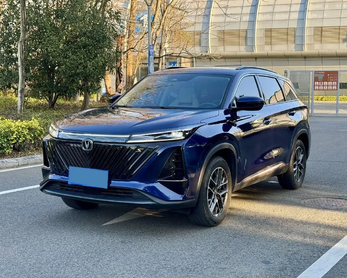 2022 ChangAn CS75 Plus 1.5T 188HP L4 8AT,autocango,china used car exporter,china ev exporter,chinese used car exporter,chinese used ev exporter