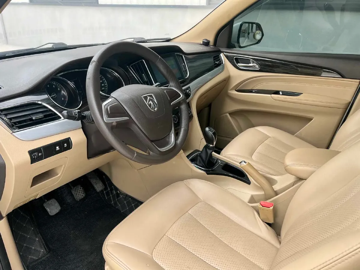 2016 BaoJun 560 1.5T 150HP L4 6MT,autocango,china used car exporter,china ev exporter,chinese used car exporter,chinese used ev exporter