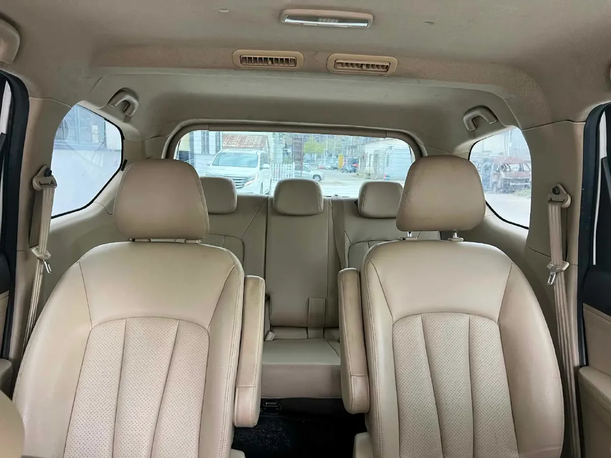 2016 BaoJun 560 1.5T 150HP L4 6MT,autocango,china used car exporter,china ev exporter,chinese used car exporter,chinese used ev exporter