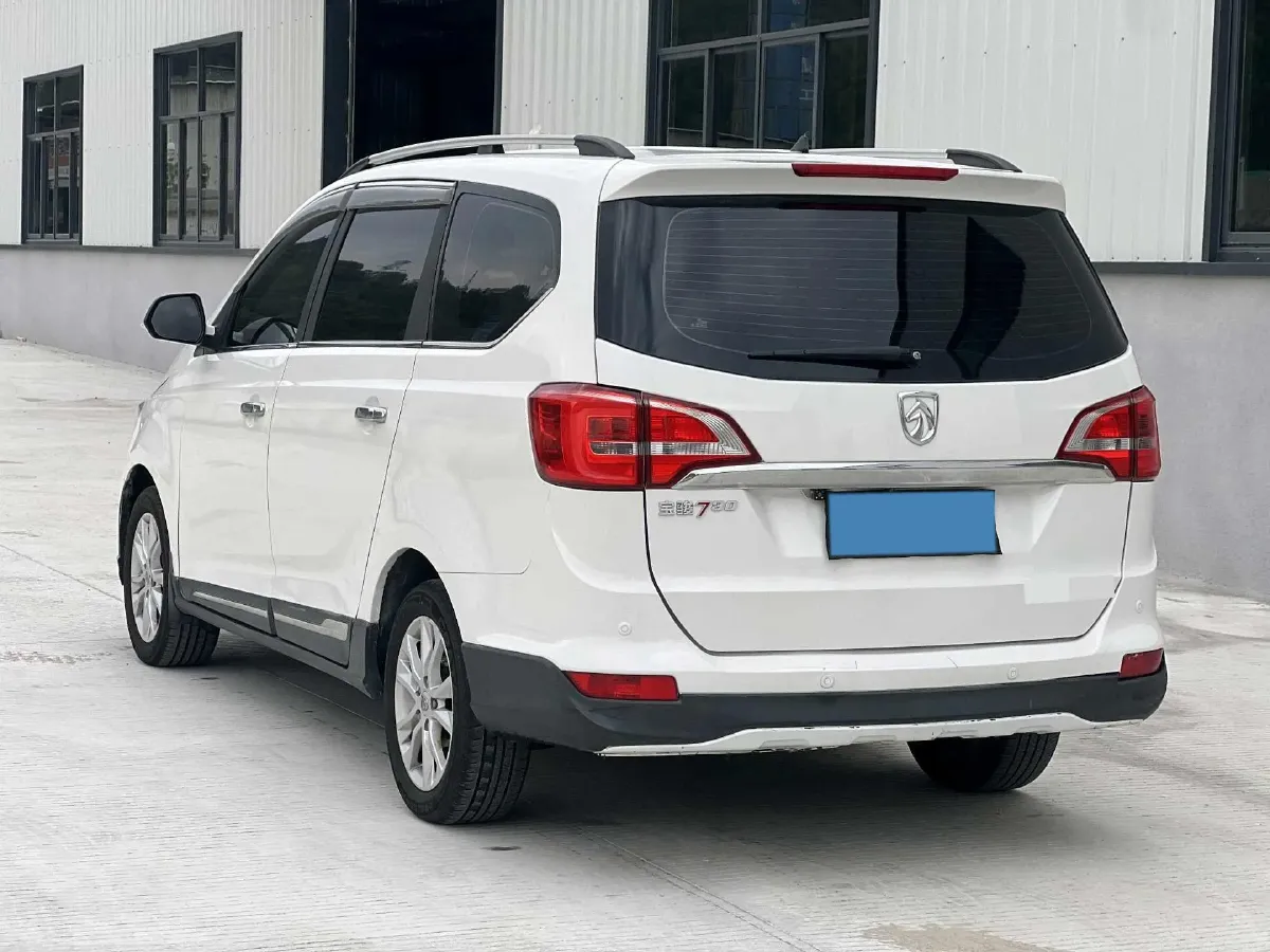 2016 BaoJun 560 1.5T 150HP L4 6MT,autocango,china used car exporter,china ev exporter,chinese used car exporter,chinese used ev exporter