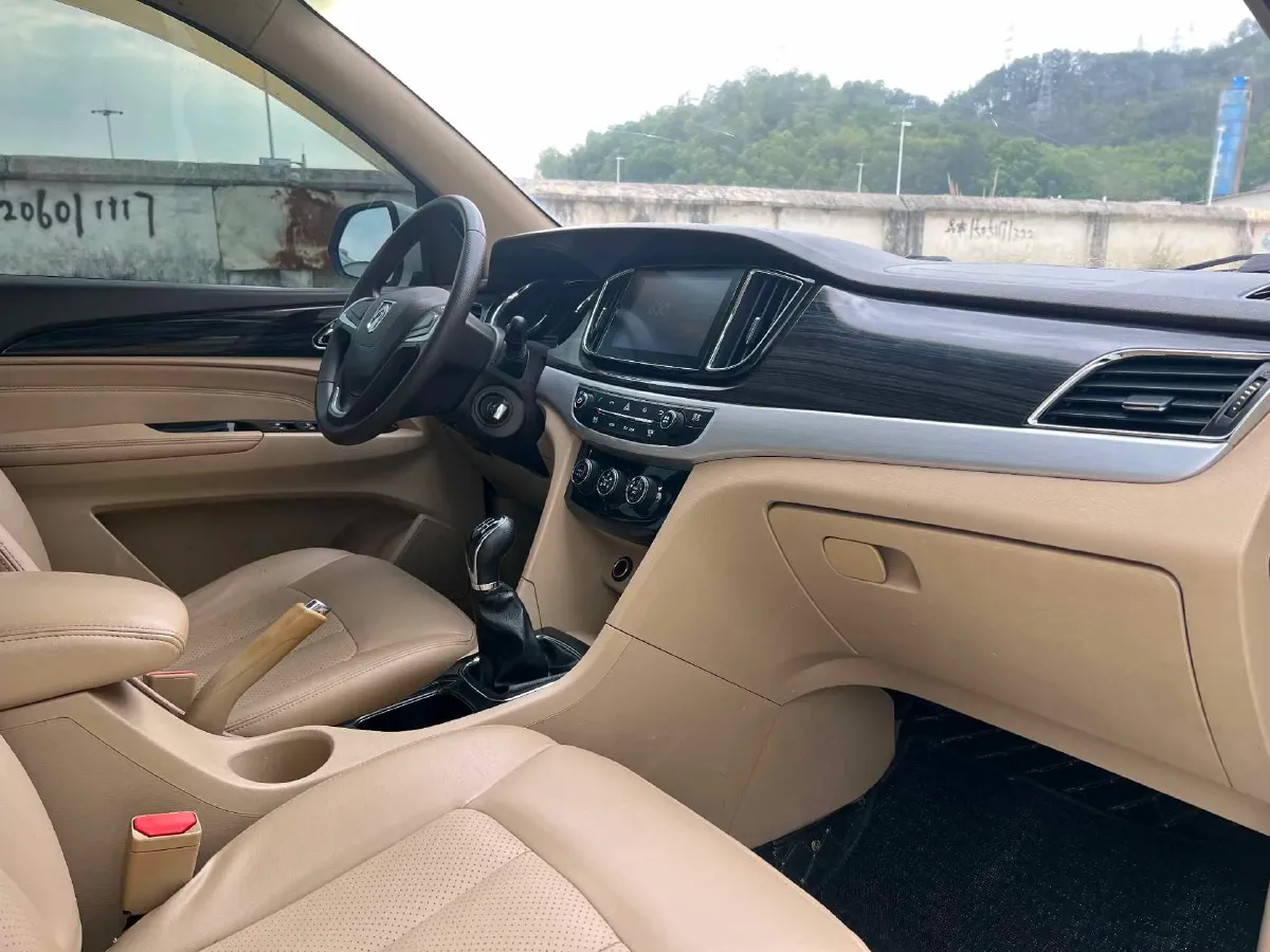 2016 BaoJun 560 1.5T 150HP L4 6MT,autocango,china used car exporter,china ev exporter,chinese used car exporter,chinese used ev exporter