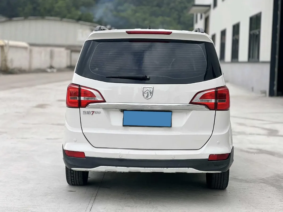 2016 BaoJun 560 1.5T 150HP L4 6MT,autocango,china used car exporter,china ev exporter,chinese used car exporter,chinese used ev exporter