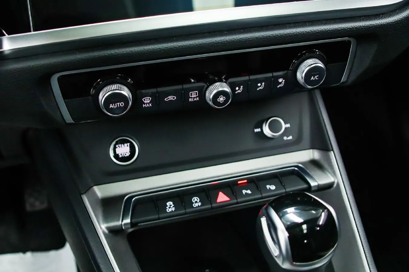 2021 Audi Q3 1.4T 150HP L4 7DCT,autocango,china used car exporter,china ev exporter,chinese used car exporter,chinese used ev exporter