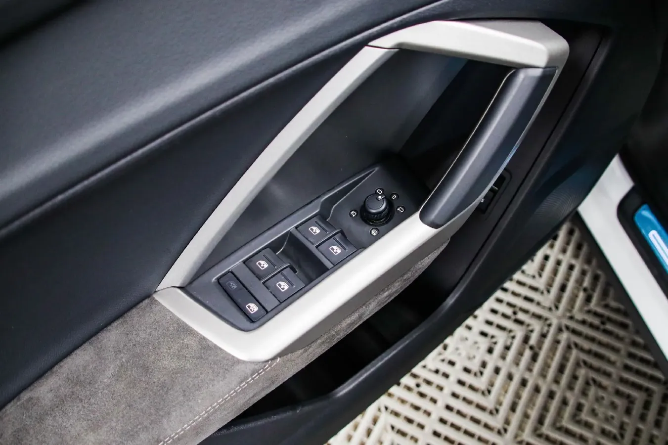 2021 Audi Q3 1.4T 150HP L4 7DCT,autocango,china used car exporter,china ev exporter,chinese used car exporter,chinese used ev exporter