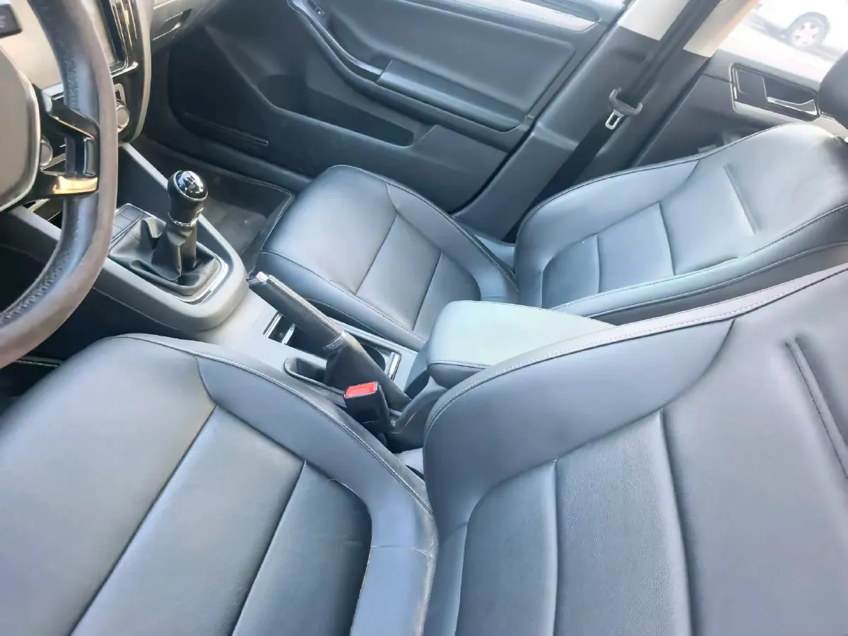 2018 KingLong KaiTe 2.3T 110HP L4 5MT,autocango,china used car exporter,china ev exporter,chinese used car exporter,chinese used ev exporter