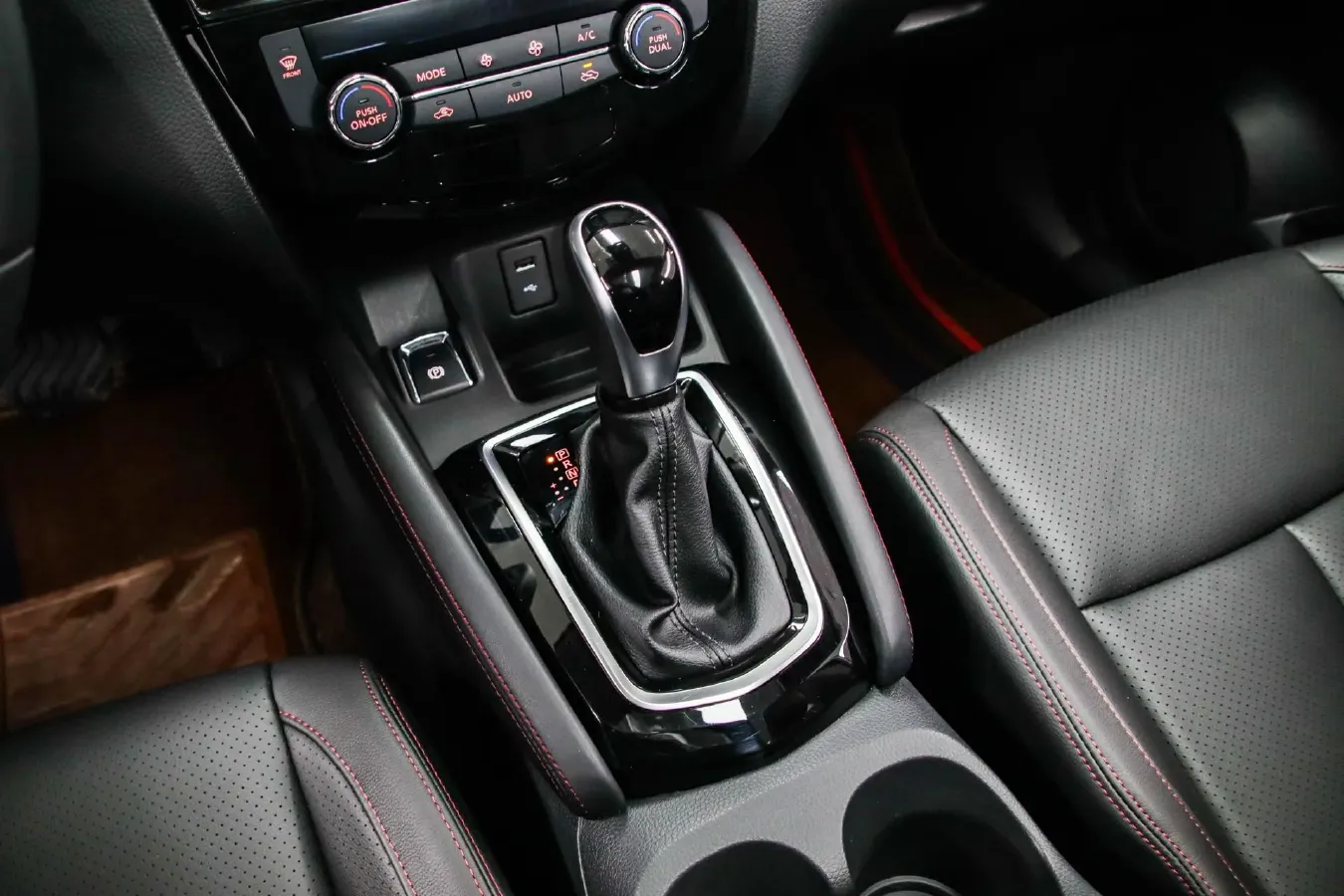 2022 Nissan Qashqai 2.0L 151HP L4 CVT,autocango,china used car exporter,china ev exporter,chinese used car exporter,chinese used ev exporter