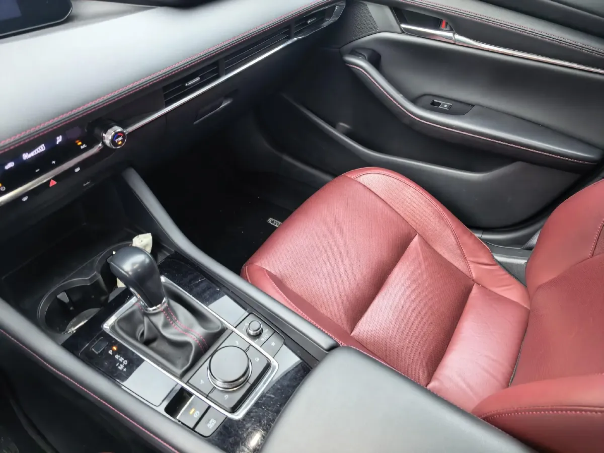 2021 Mazda 3 Axela 2.0L 158HP L4 6AT,autocango,china used car exporter,china ev exporter,chinese used car exporter,chinese used ev exporter