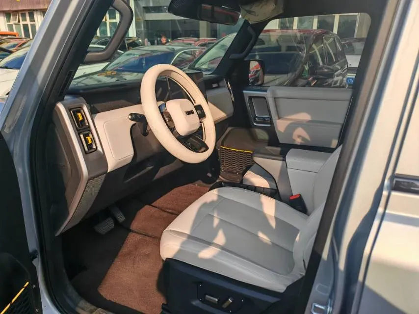 2025 Yufeng Auto Golden Warehouse BEV,autocango,china used car exporter,china ev exporter,chinese used car exporter,chinese used ev exporter