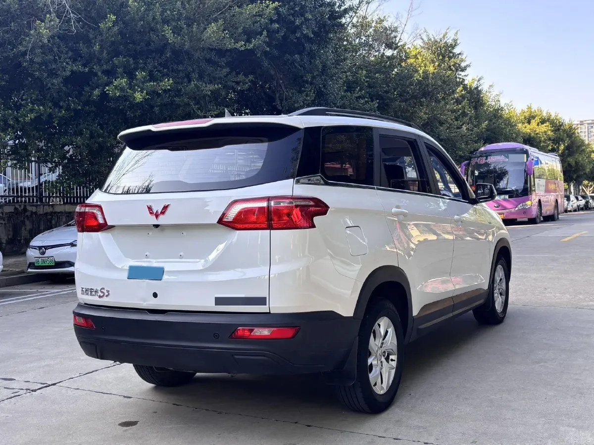 2018 WuLing HongGuang S3 1.5T 150HP L4 6MT,autocango,china used car exporter,china ev exporter,chinese used car exporter,chinese used ev exporter