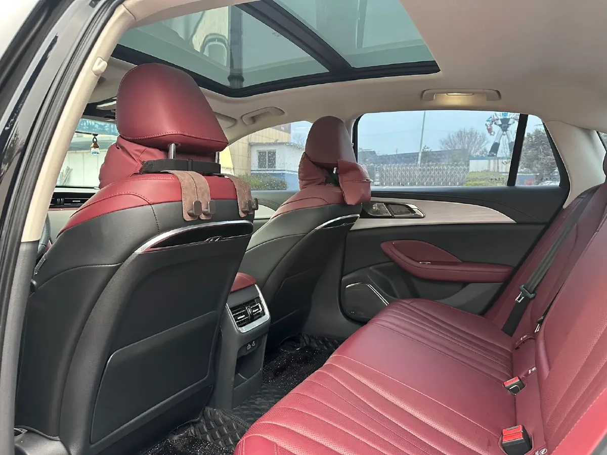 2024 HongQi H5 2.0T 224HP L4 8AT,autocango,china used car exporter,china ev exporter,chinese used car exporter,chinese used ev exporter