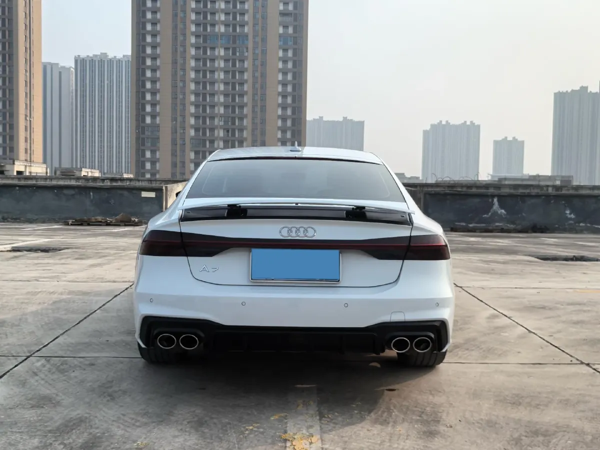2023 Audi A7 2.0T 265HP L4 7DCT,autocango,china used car exporter,china ev exporter,chinese used car exporter,chinese used ev exporter