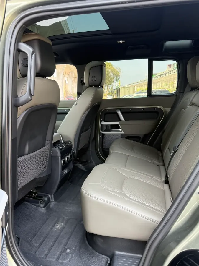 2023 Land Rover Defender 3.0T 400HP L6 8AT,autocango,china used car exporter,china ev exporter,chinese used car exporter,chinese used ev exporter