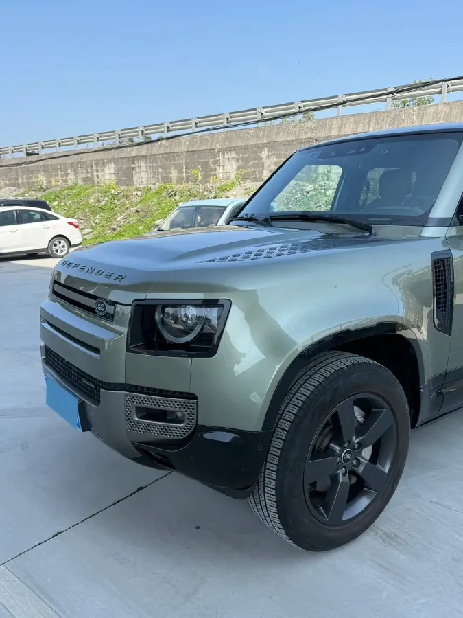 2023 Land Rover Defender 3.0T 400HP L6 8AT,autocango,china used car exporter,china ev exporter,chinese used car exporter,chinese used ev exporter