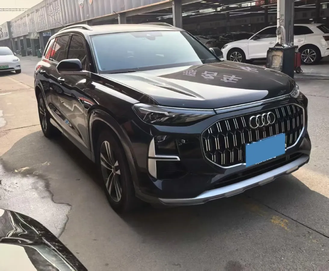 2023 Audi Q6 2.0T 265HP L4 7DCT,autocango,china used car exporter,china ev exporter,chinese used car exporter,chinese used ev exporter