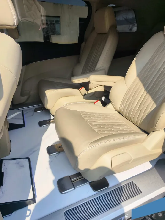 2023 Buick GL8 2.0T 237HP L4 9AT,autocango,china used car exporter,china ev exporter,chinese used car exporter,chinese used ev exporter