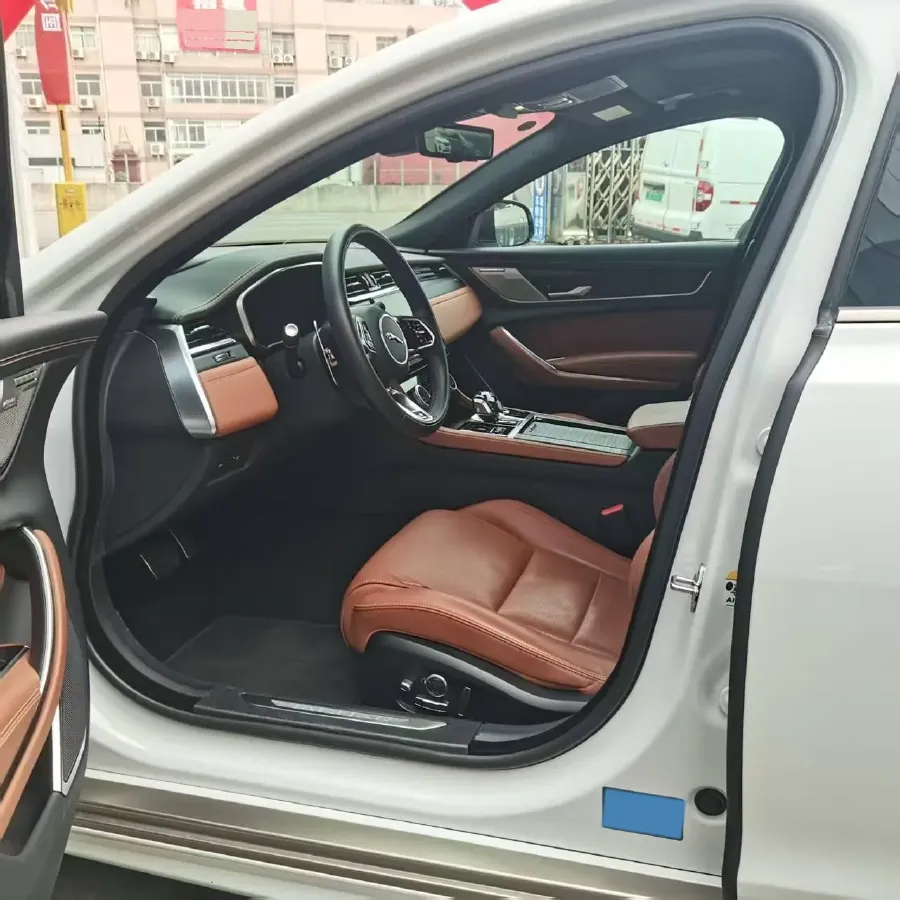 2024 Jaguar XFL 2.0T 300HP L4 8AT,autocango,china used car exporter,china ev exporter,chinese used car exporter,chinese used ev exporter