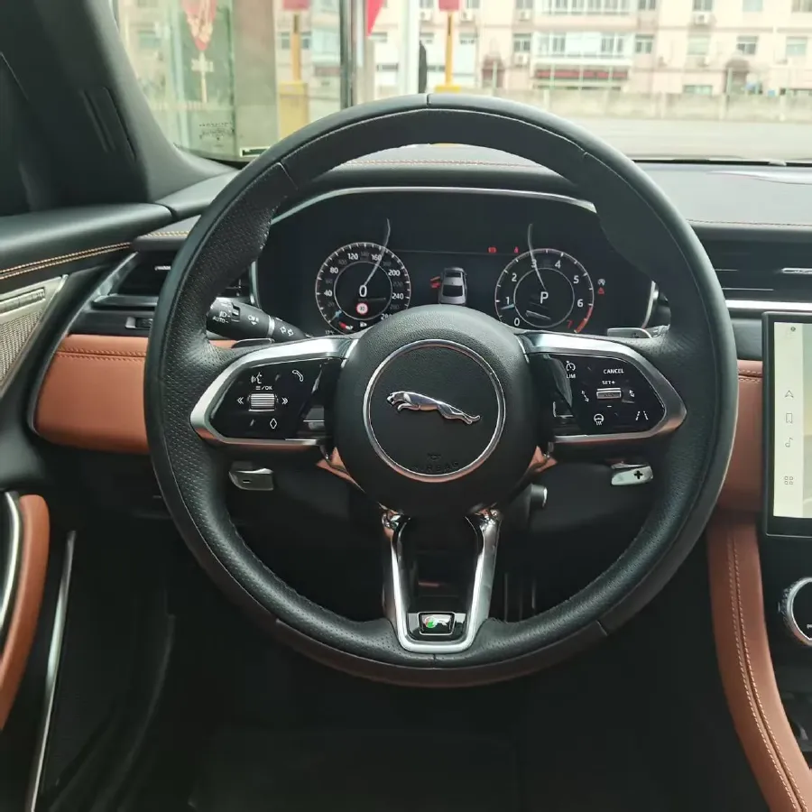 2024 Jaguar XFL 2.0T 300HP L4 8AT,autocango,china used car exporter,china ev exporter,chinese used car exporter,chinese used ev exporter