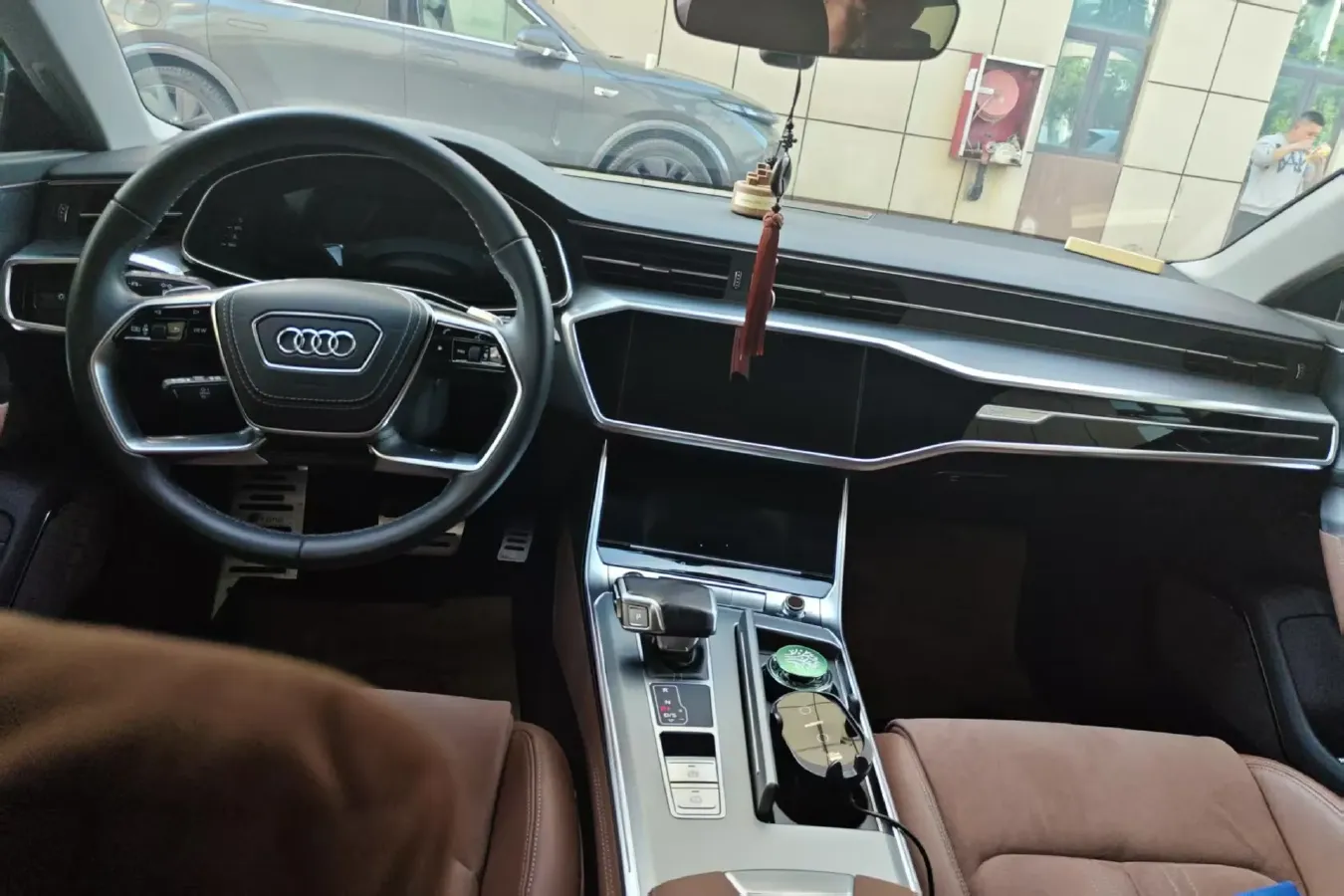 2024 Audi A7L 2.0T 245HP L4 7DCT,autocango,china used car exporter,china ev exporter,chinese used car exporter,chinese used ev exporter